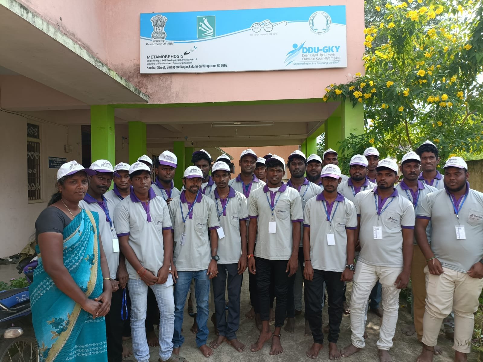 Group photo DDU-GKY Training organised for MESDS, VIllupuram (2)
